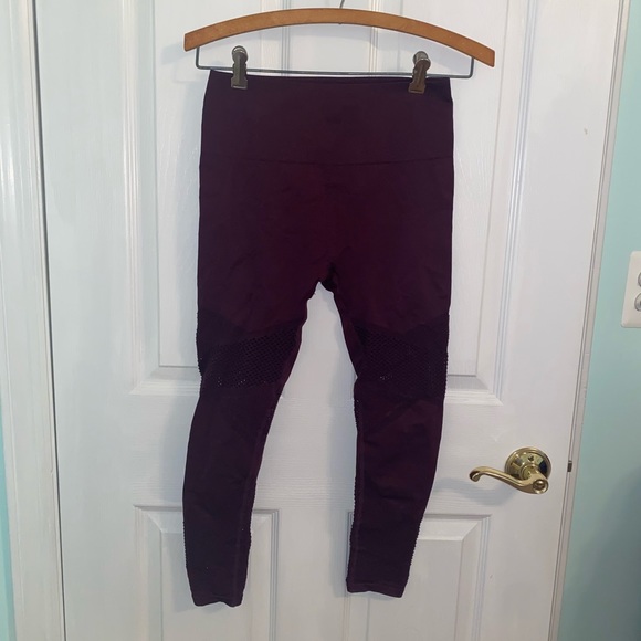 FABLETICS Plum leggings - Picture 2 of 6
